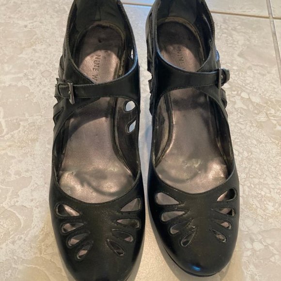 Heels - Picture 2 of 9